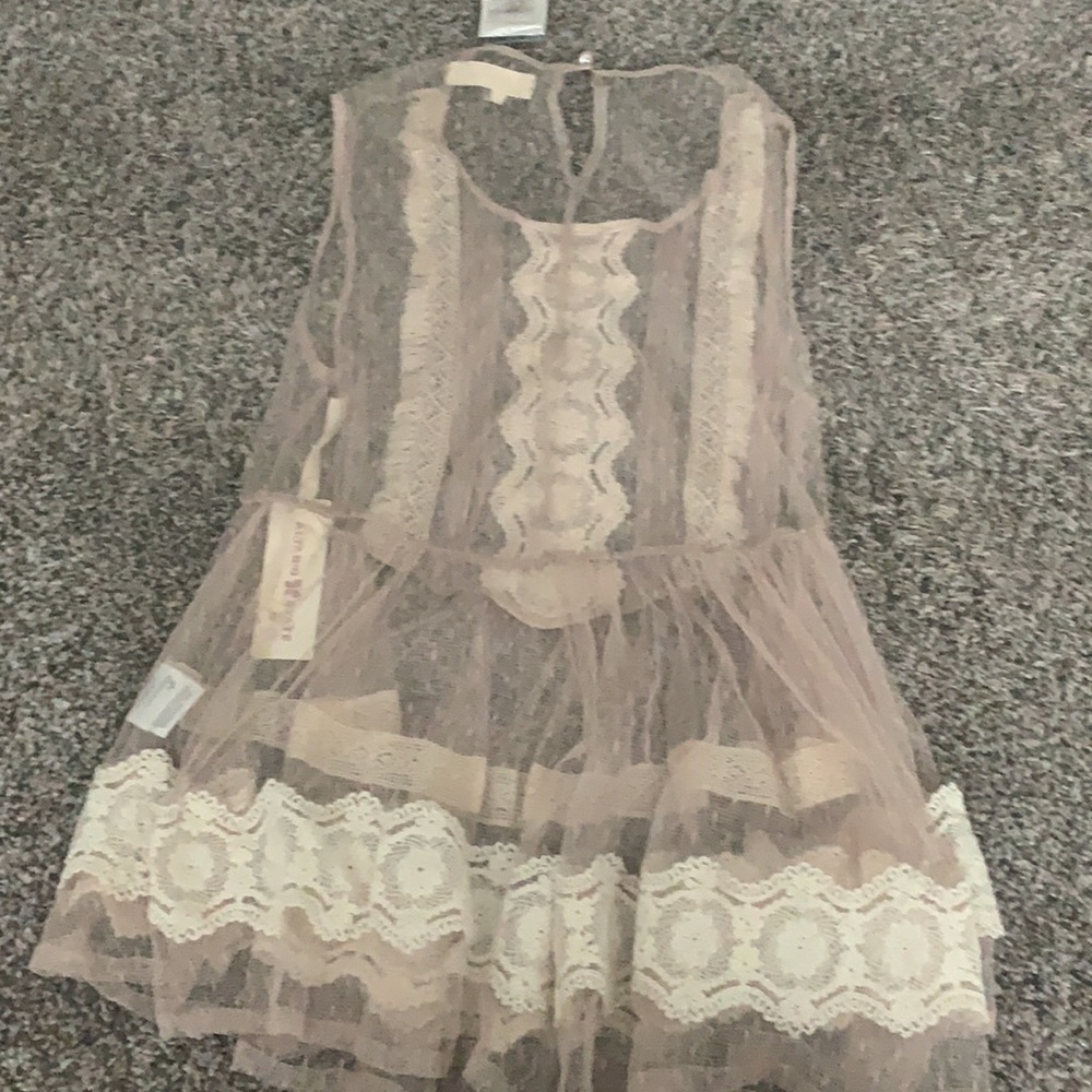 Top - Picture 2 of 2